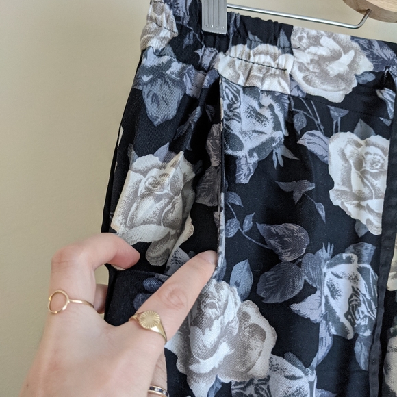 Talula Floral Jogger Pants - Picture 4 of 8